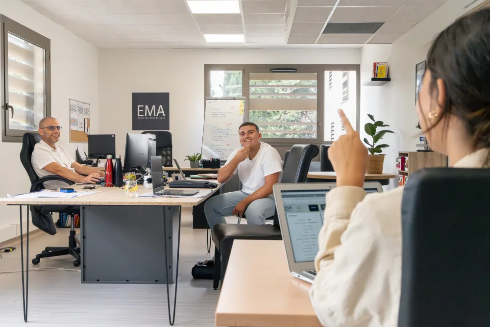 Pépinière d’entreprise ou domiciliation à Avignon : quelle différence ?